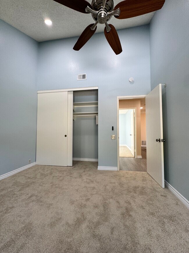 Building Photo - 9941 Mozelle Ln