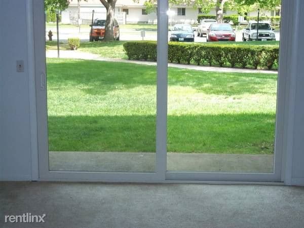 Building Photo - 1811 Warwick Ave