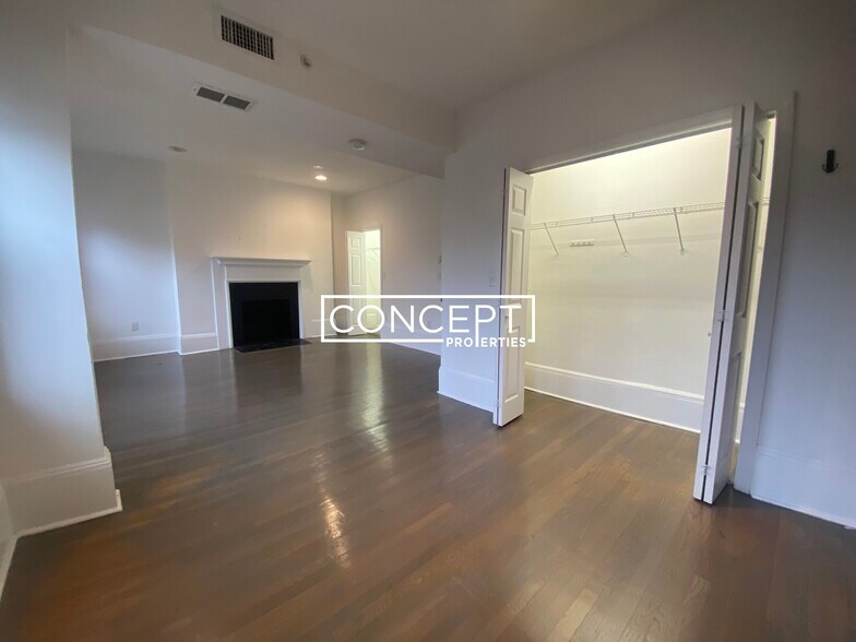 Building Photo - 1404 Beacon St