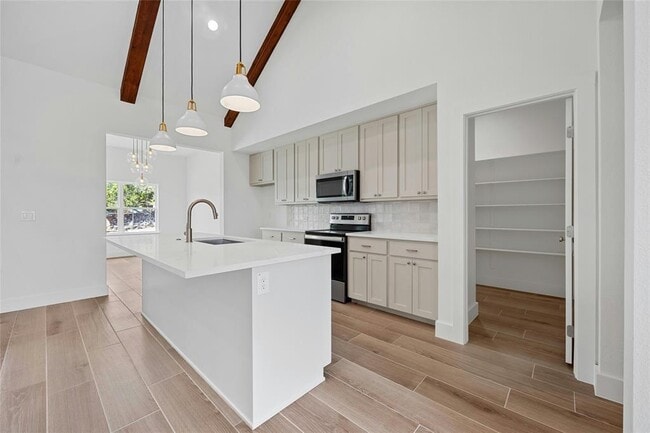 Building Photo - 2801 Wilson Ave