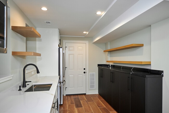 Building Photo - 5200 N Winthrop Ave