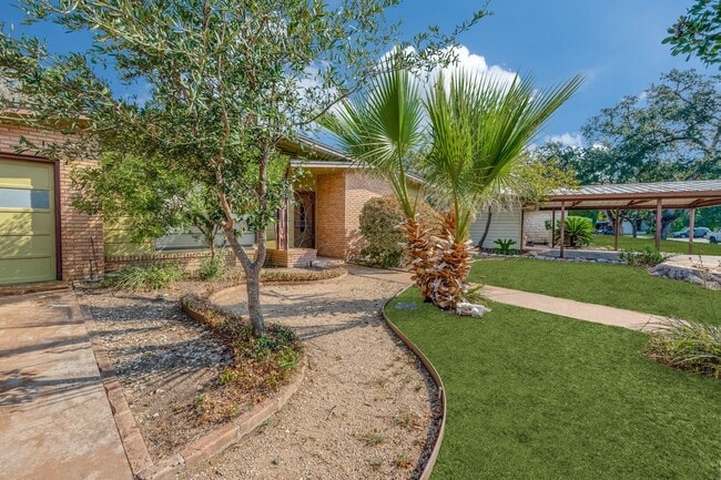 Building Photo - 2 Bed/2 Bath in Northeast Park Subdivision