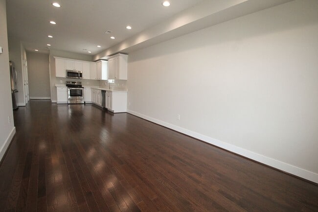 Building Photo - 1507 W Cary St