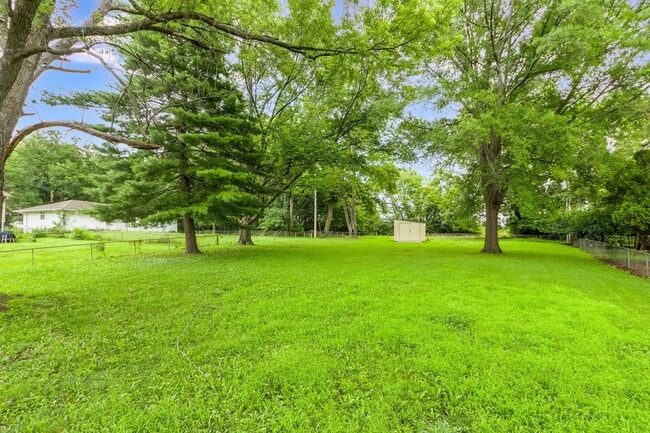 Building Photo - Spacious 4-Bed / 2-Bath Home – Grandview, MO