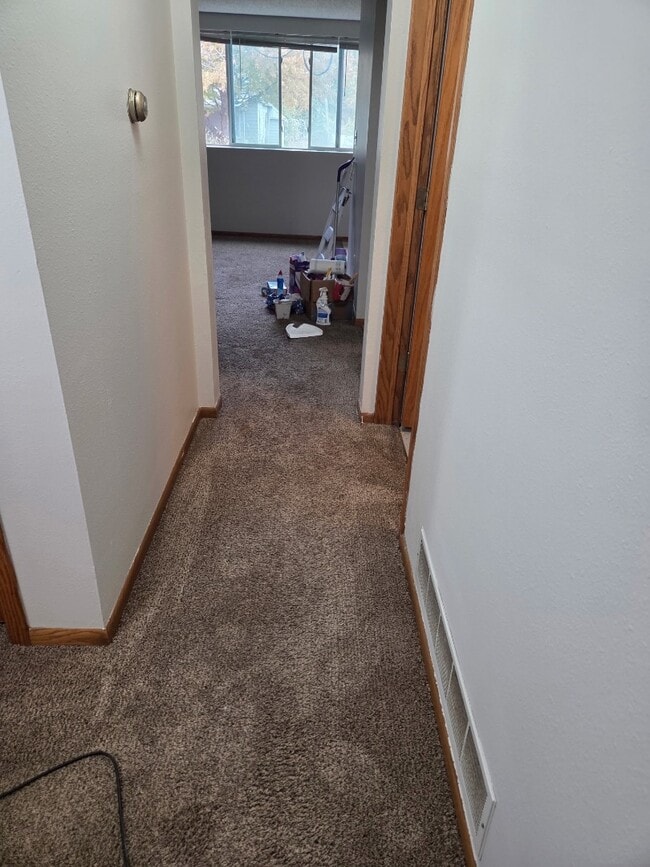 Building Photo - 315 N 1st St