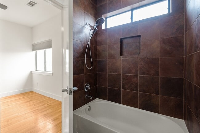 Building Photo - 4501 Eigel St