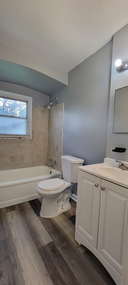 Building Photo - 1612 S Liddesdale St