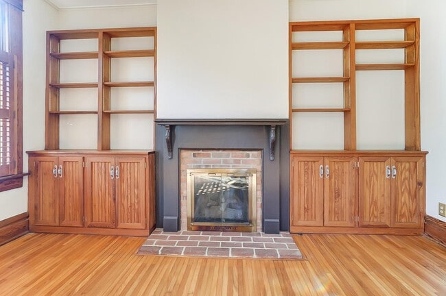 Building Photo - 557 S Grant Ave