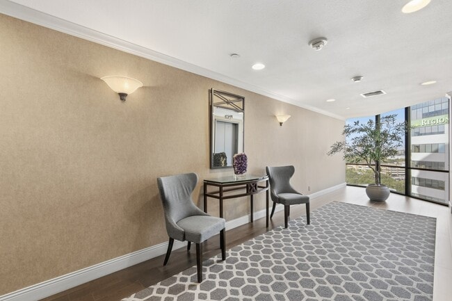 Building Photo - 14 Greenway Plz