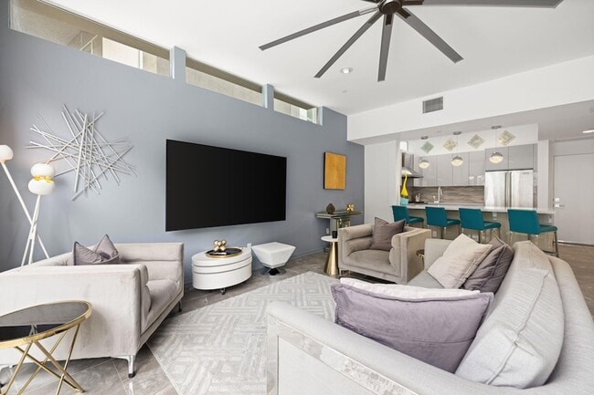 Building Photo - 1201 Surrey Ln