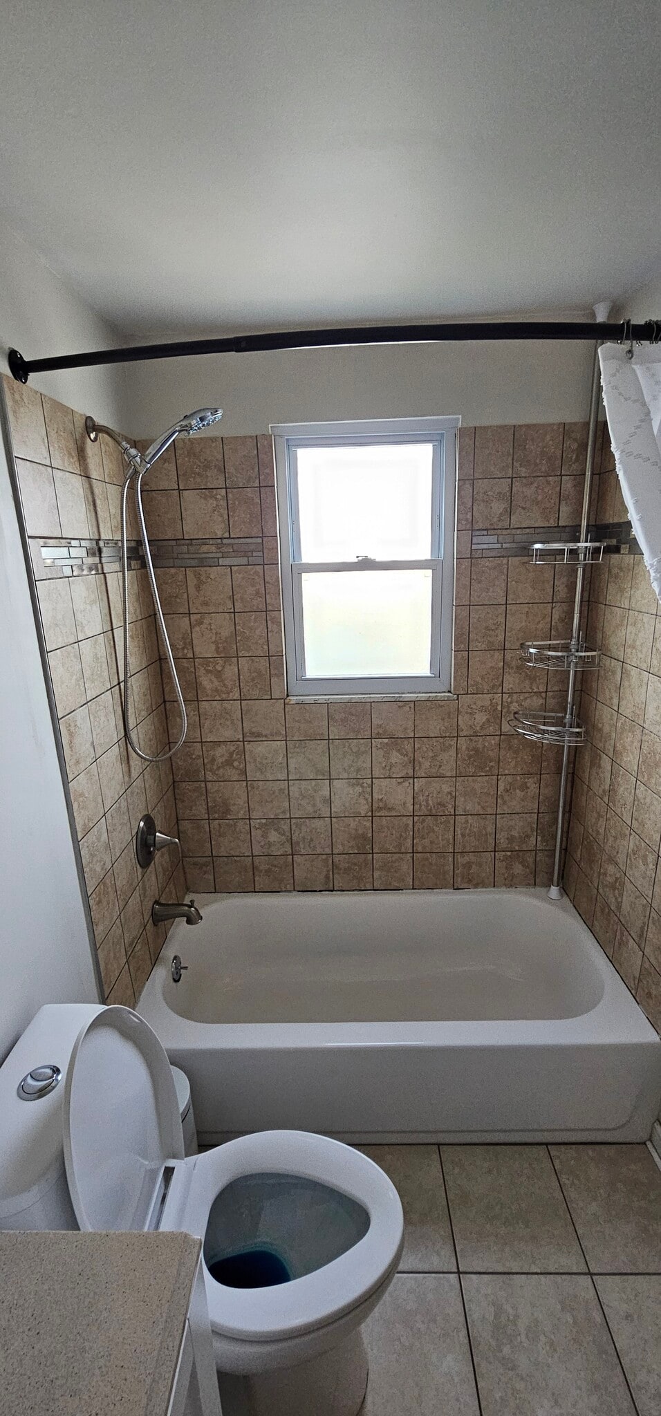 Full bath (Bathroom 1) - 6083 Bolamo Ct