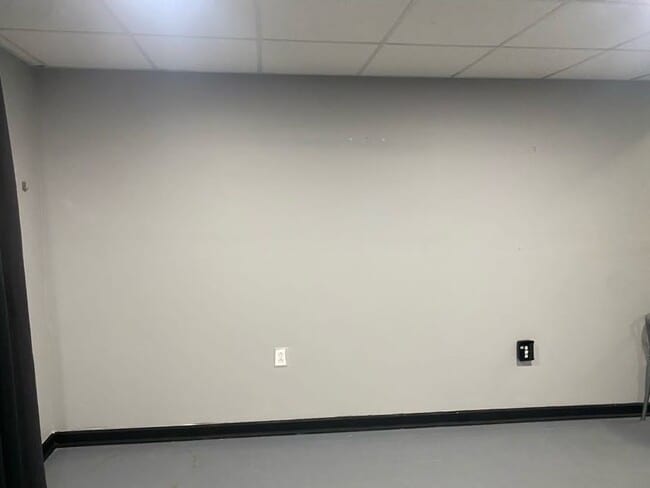 Building Photo - 8446 Willow Glen Ct