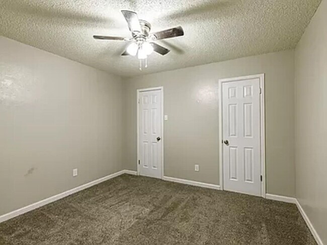 Building Photo - 4634 Fordham St