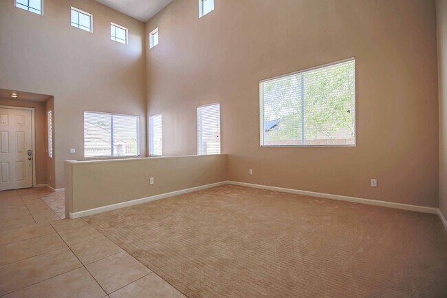 Building Photo - IMMACULATE 5 BEDROOM HOME!