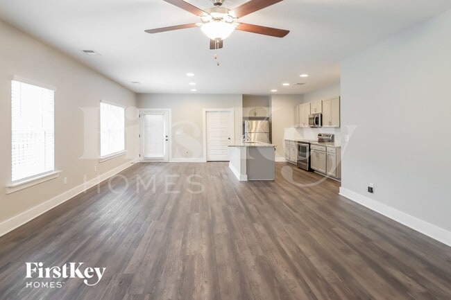 Building Photo - 1376 Woodridge Pl