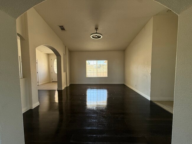 Building Photo - 10350 Mesquite St