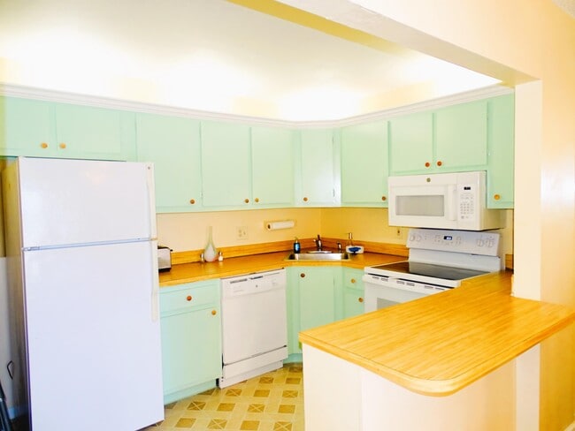 Building Photo - 409 Pine Glen Ln