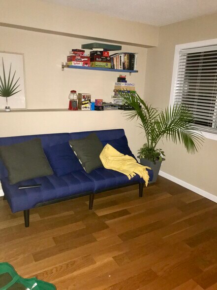 Building Photo - 1 Common Dr