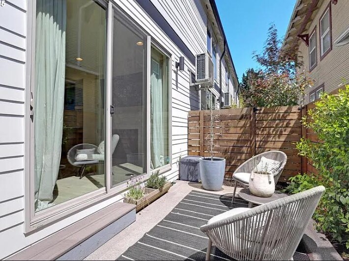Building Photo - 3512 N Haight Ave