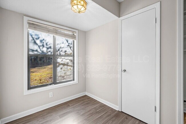 Building Photo - 5345 Memorial Ln SW