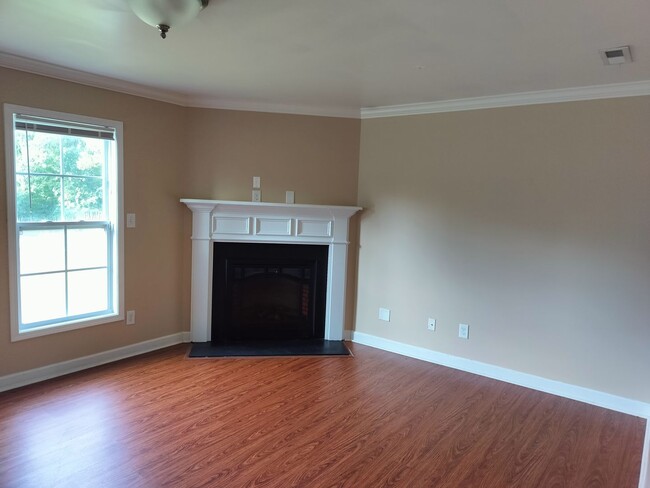 Building Photo - Ready in Raeford