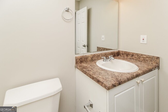 Building Photo - 60 Meadowridge Dr