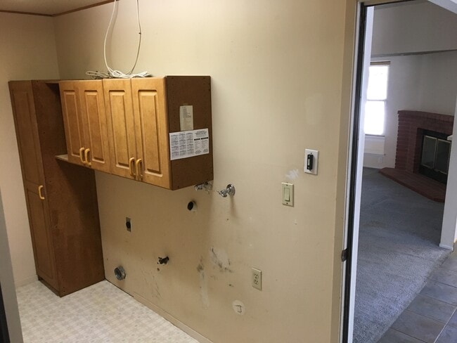 Building Photo - House