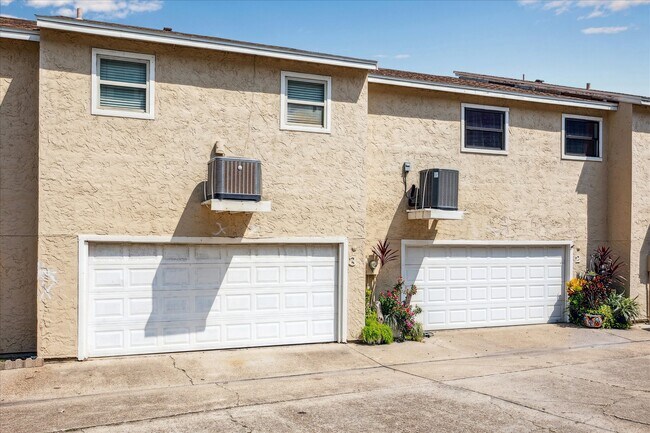 Primary Photo - 3700-3783 83rd St