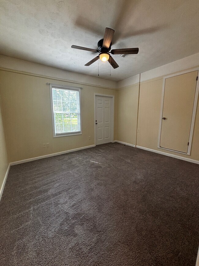 Building Photo - 1641 Rayonier Rd