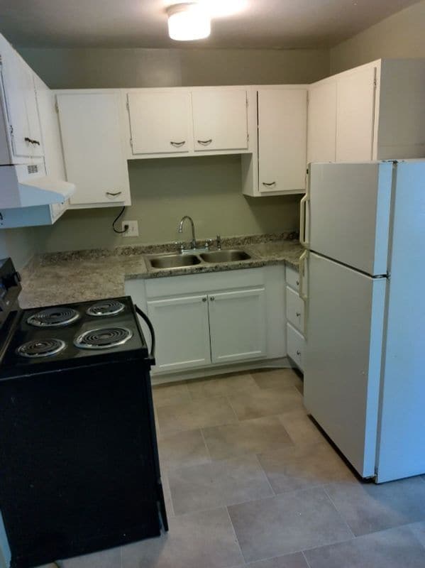 Building Photo - 1994 Elmira St