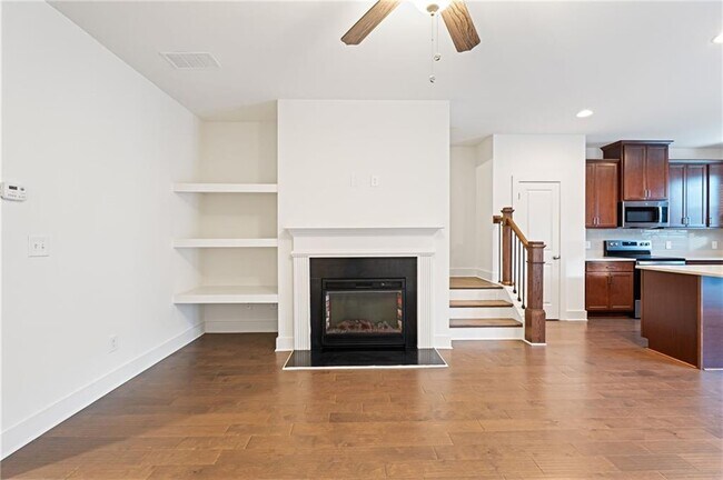 Building Photo - 6395 Shalks Xing Dr