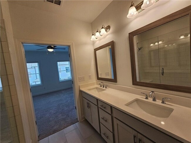 Building Photo - 502 Healy Dr