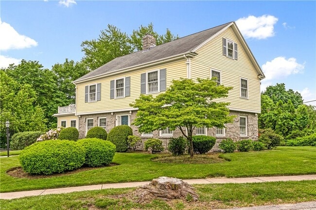 Building Photo - 160 Ann Mary Brown Dr