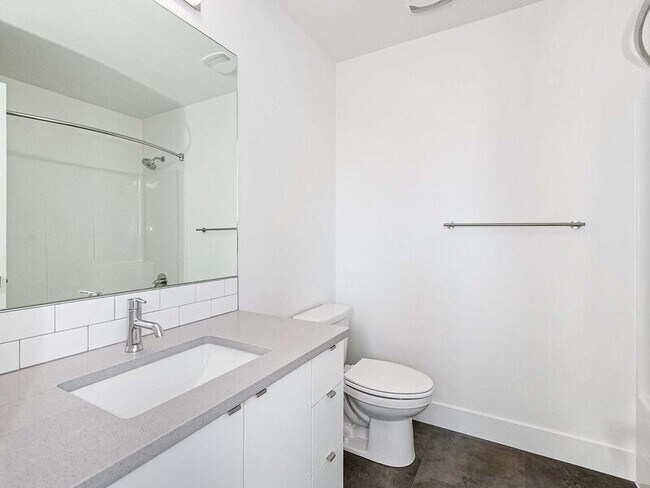 Building Photo - 3654 SE 67th Ave