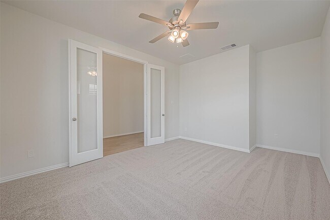 Building Photo - 5823 Westwood Shr Dr