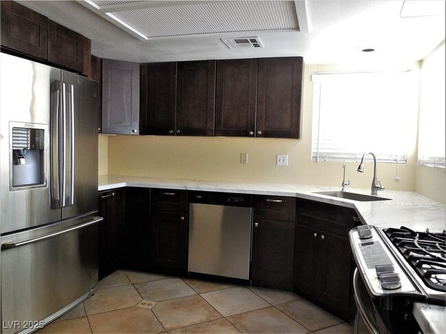 Building Photo - 822 Schooner Dr