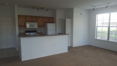 Building Photo - Serenata One bedroom Condo