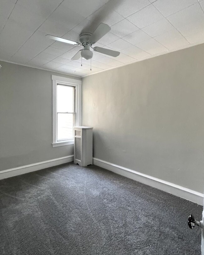 Building Photo - 3 Bedroom Home in Bridesburg for Rent!