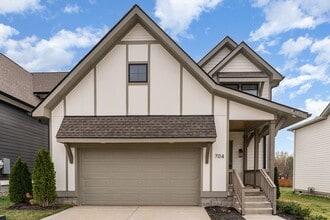 Building Photo - Stunning!