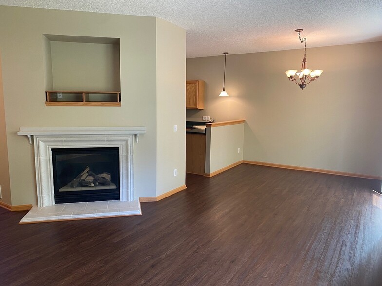 Building Photo - 7874 Garland Ln N