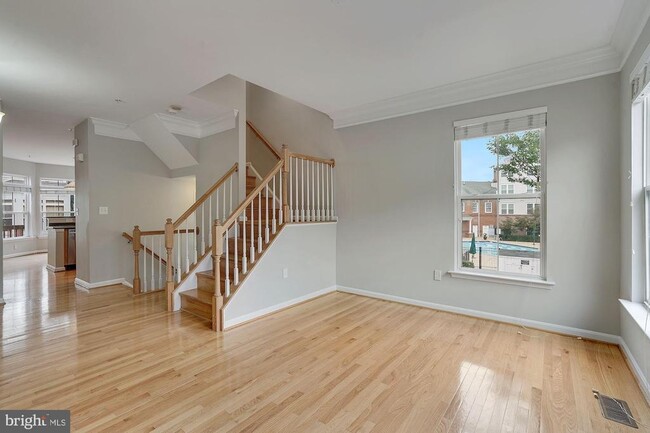 Building Photo - 211 Medlock Ln
