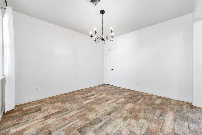 Building Photo - 4502 Park Trail Ln