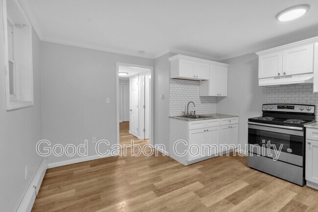 Building Photo - 1190 Orchard Park Rd