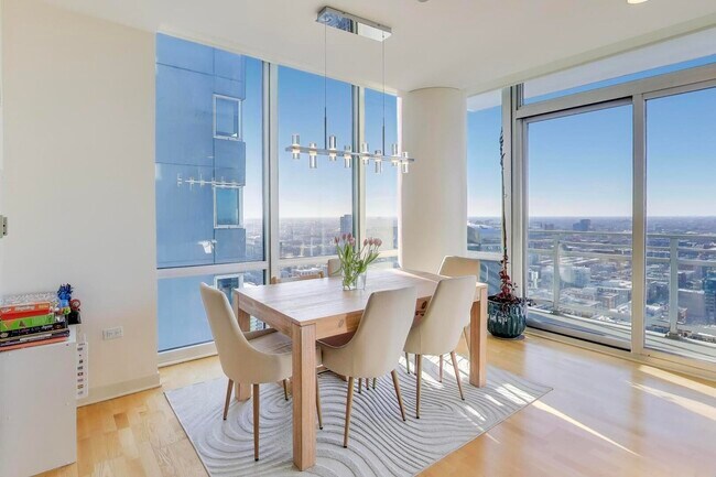 Building Photo - 737 W Washington Blvd