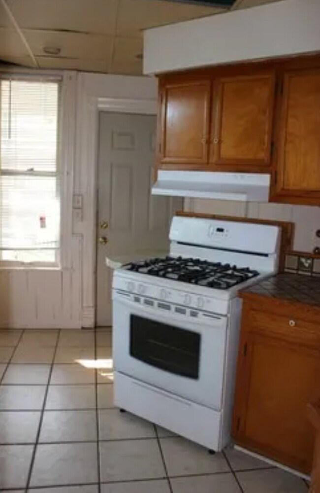 Primary Photo - 2411 Monroe St NE