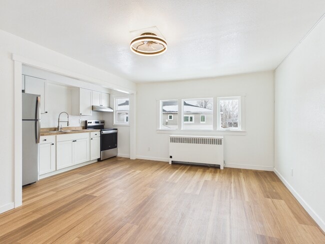 Building Photo - 1301 9th Ave