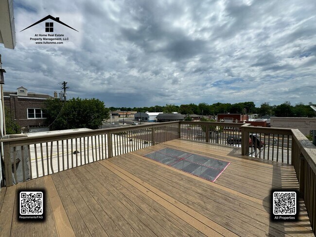 Building Photo - 532 Court Street