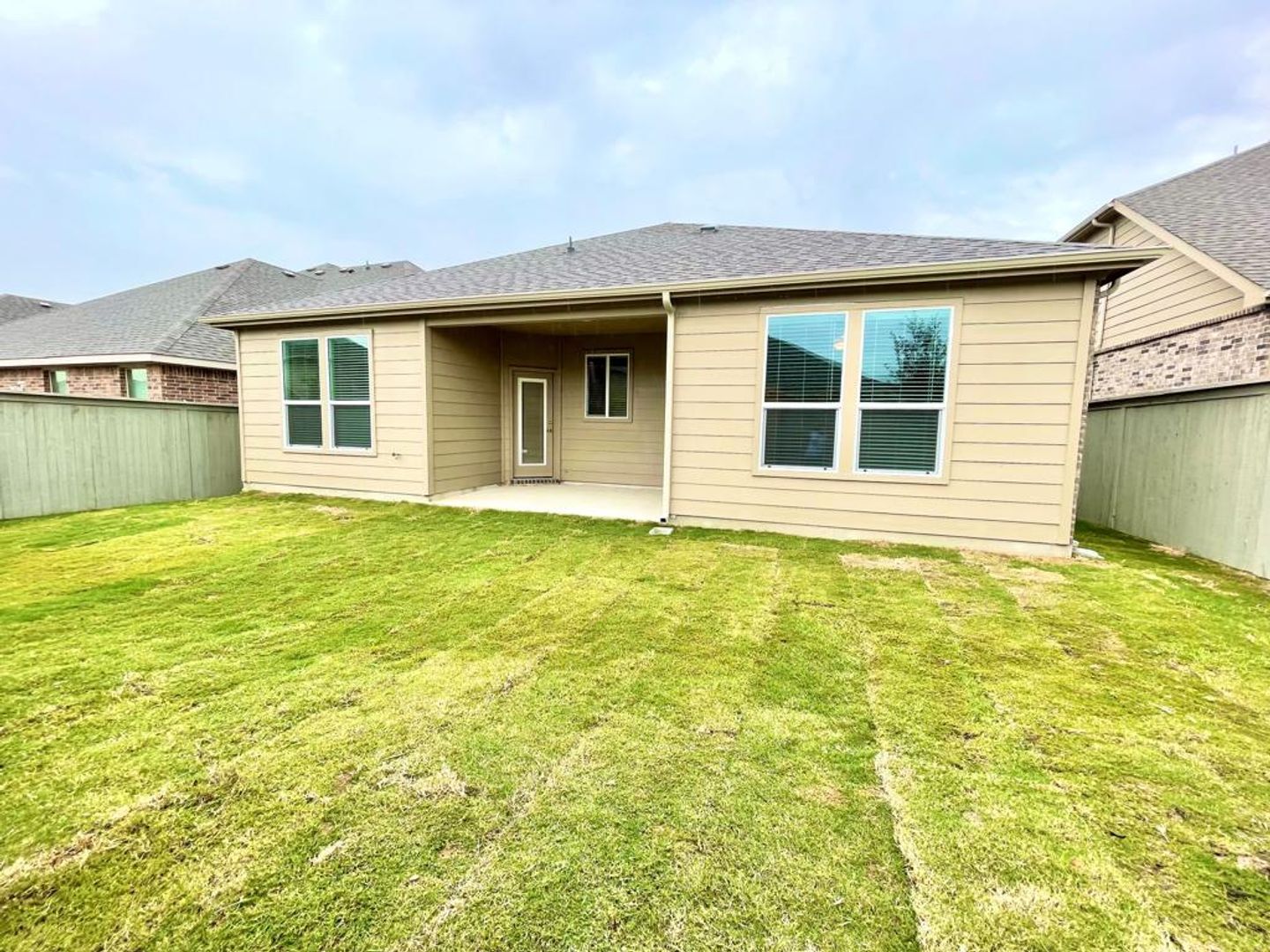 Building Photo - 2409 Rooster Ln