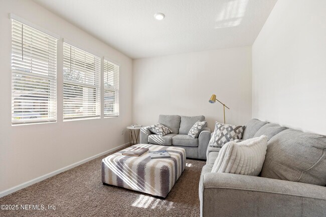 Building Photo - 2411 Oak Stream Dr