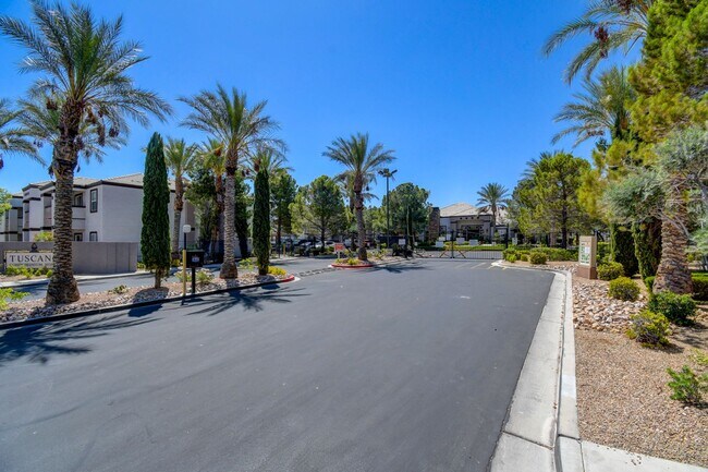 Building Photo - Beautiful Must See Condo!